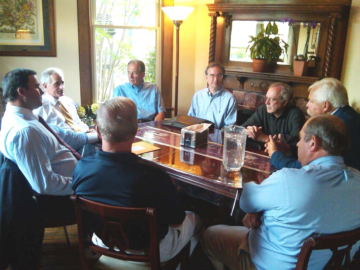 Sen. Bob Corker meets with local elected officials.