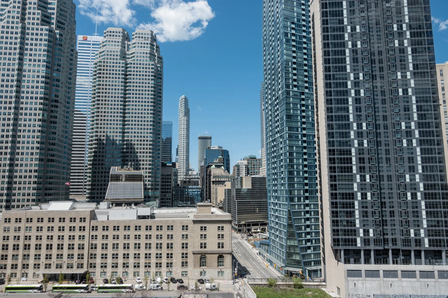 18 Yonge Street 1405 Toronto Sellwithconrad Ca