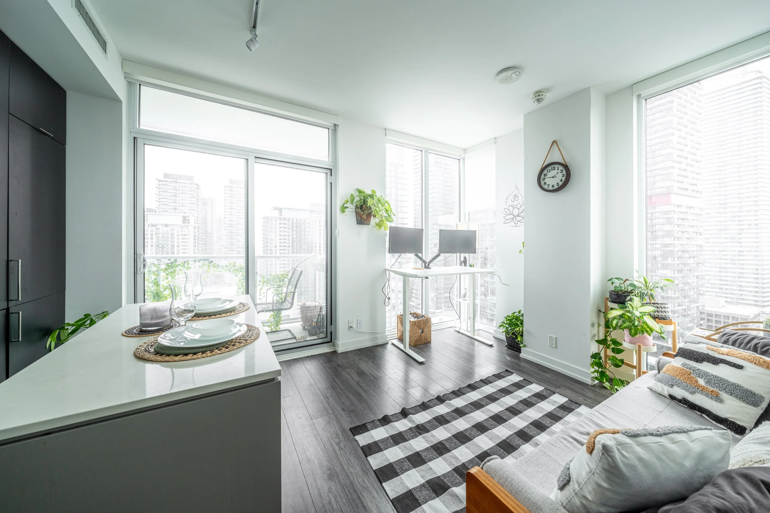 33 Helendale Ave_0-2.jpg