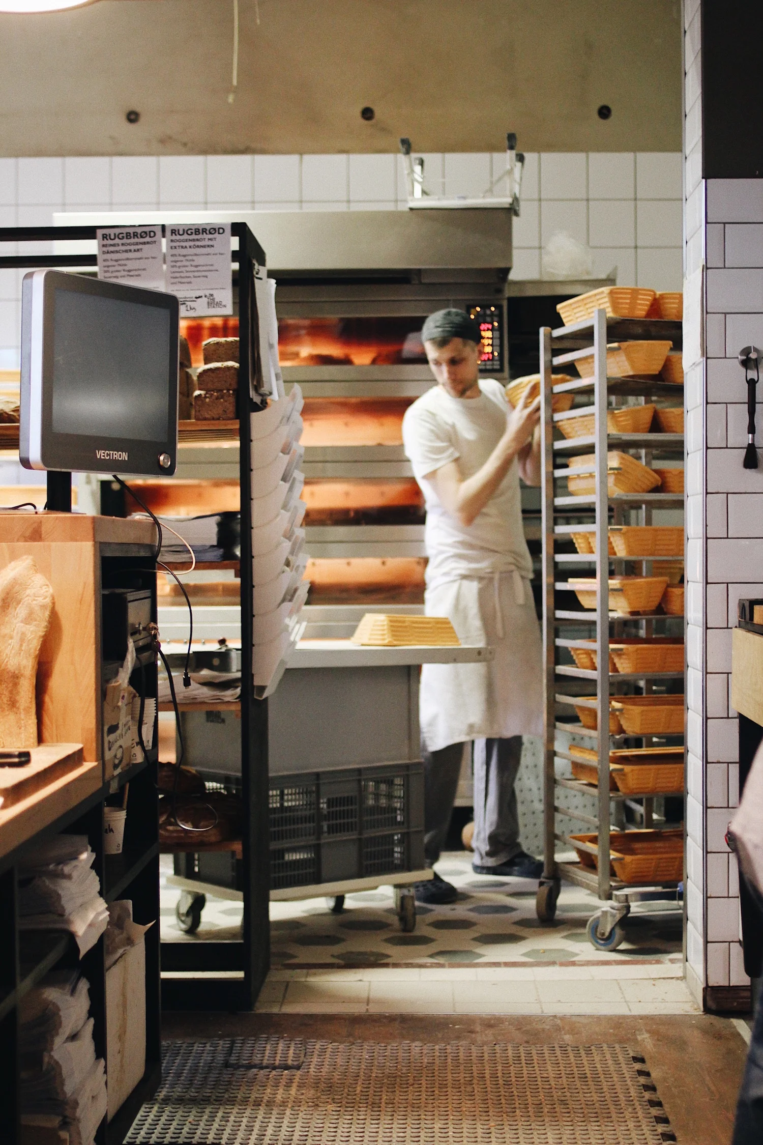 3. EAT | THE BREAD STATION