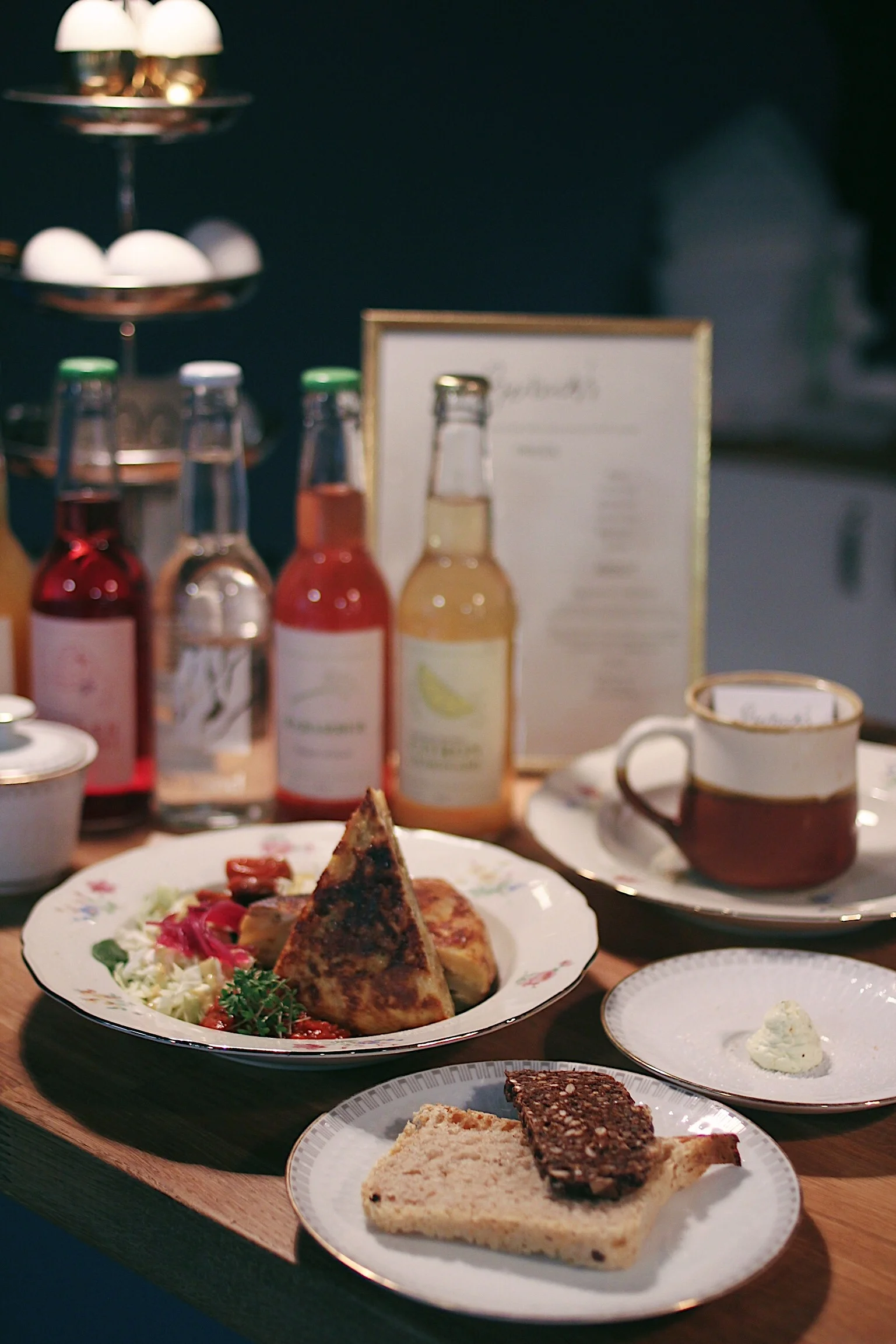 We really think that Andreas' comforting, warm and hearty food looks good on our plates.