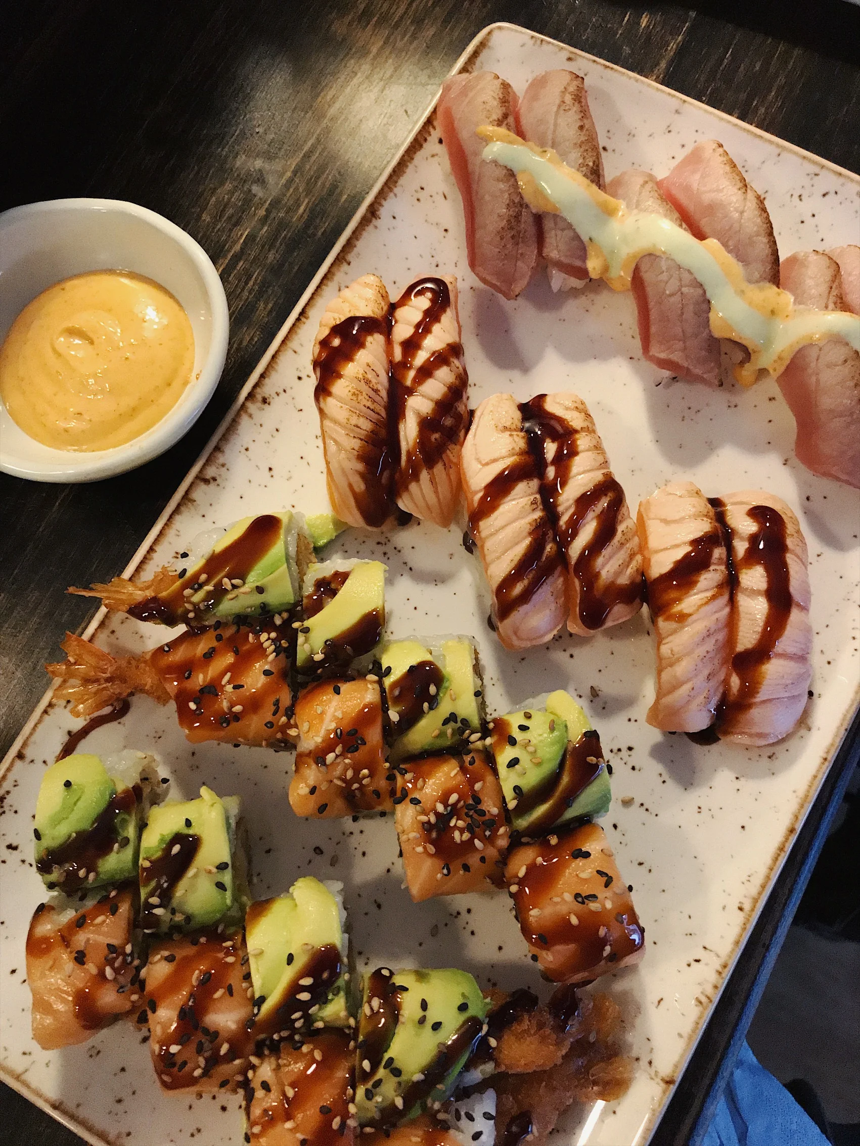 1. EAT | IZUMI+