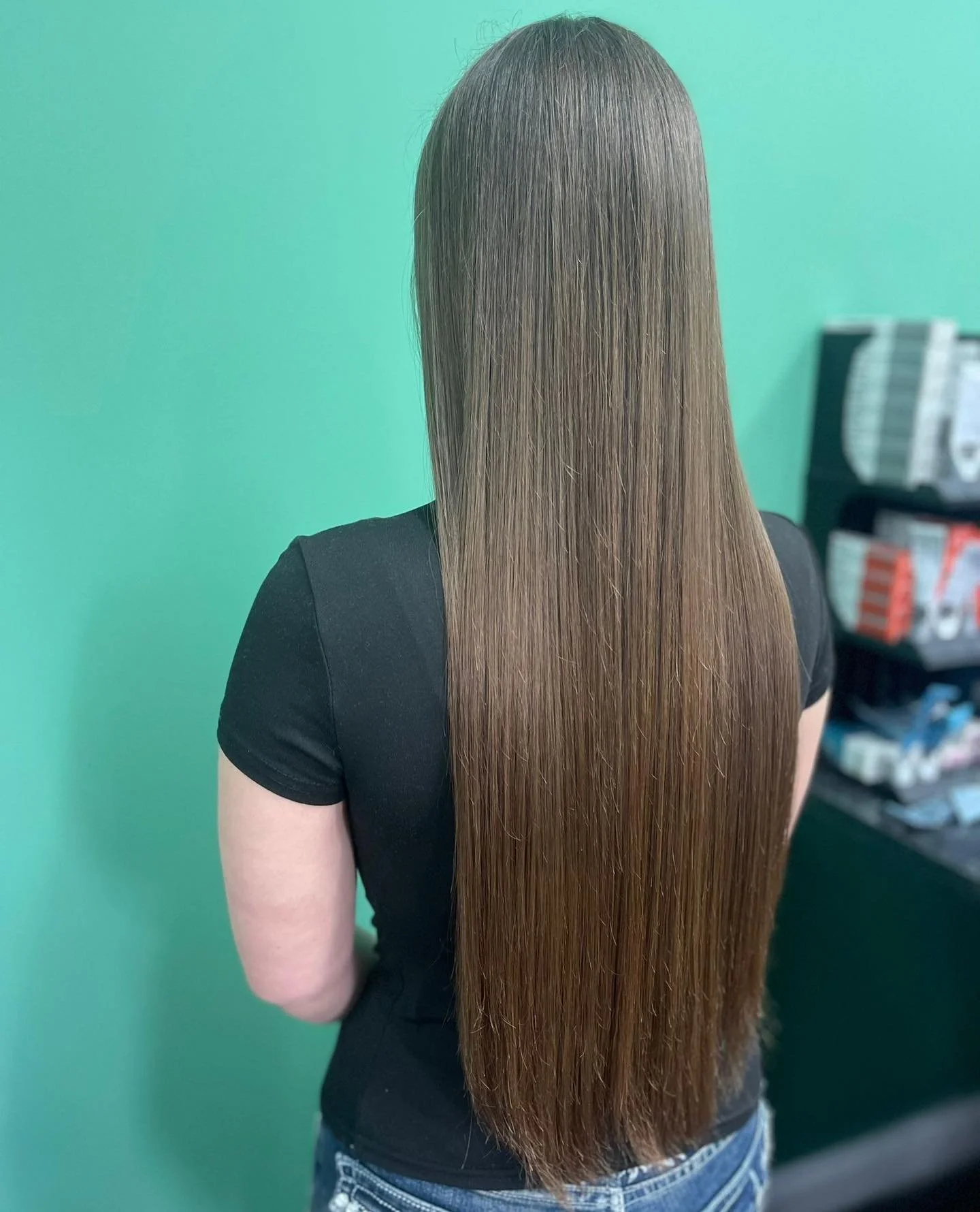 Wow look at this super sleek, long hair Blowdry 🤩

Well done Amelia 👏🏻 

If anybody would like to help out with Amelia&rsquo;s training to practice her blow drying techniques then please give us a call on 01159876595 or give us a message and we wi
