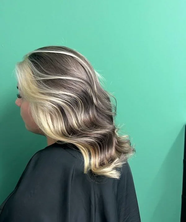 << Swipe Left for this transformation <<

&bull; Cut and Coloured by Shannon 👏🏻 &bull;

👇🏻Let us know what you think👇🏻