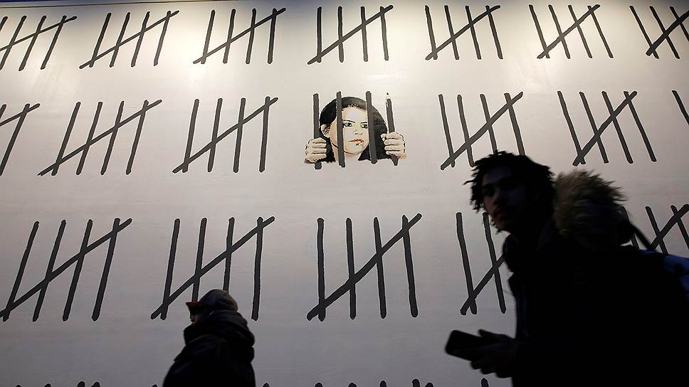  A Banksy mural of Turkish artist and journalist Zehra Doğan, in  New York, NY.  