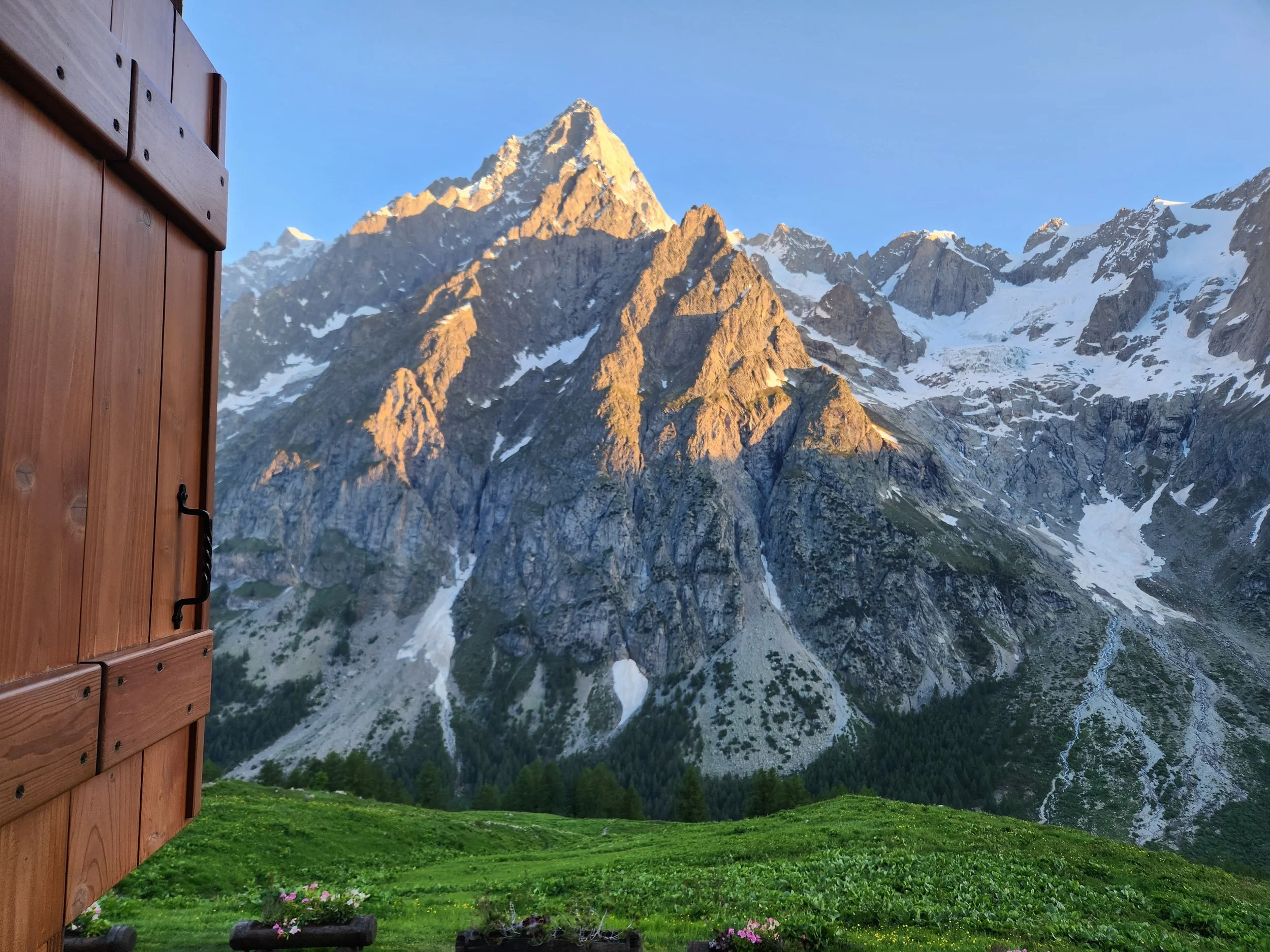 Tour du Mont Blanc WHOA TMB26.jpg