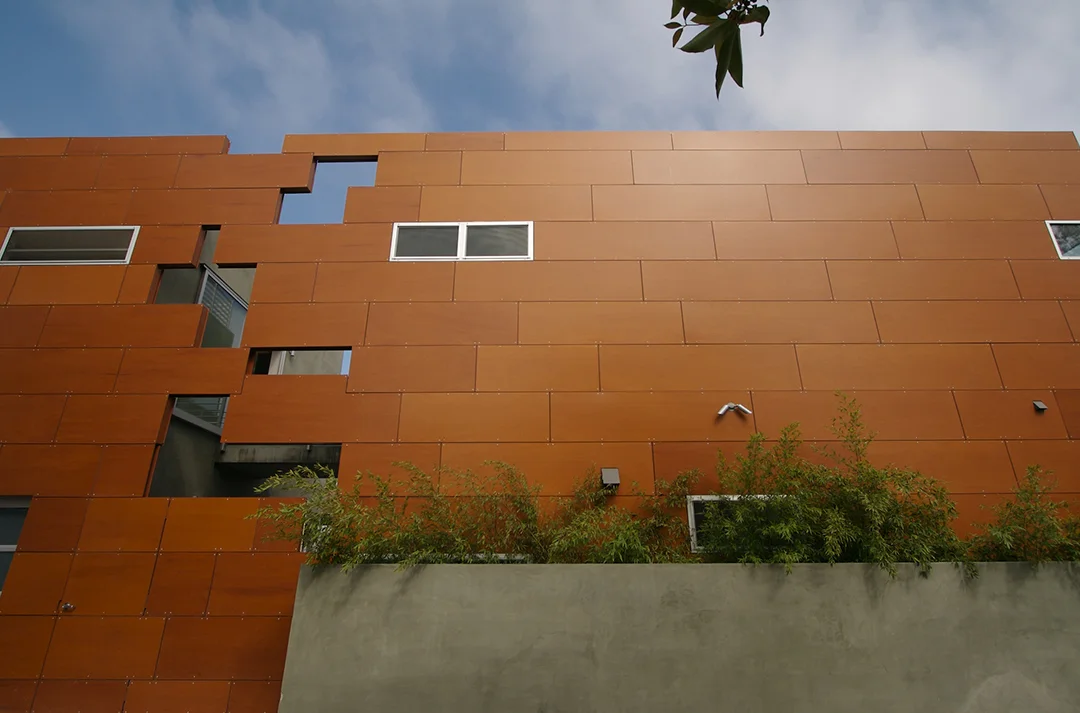alley_wall.jpg