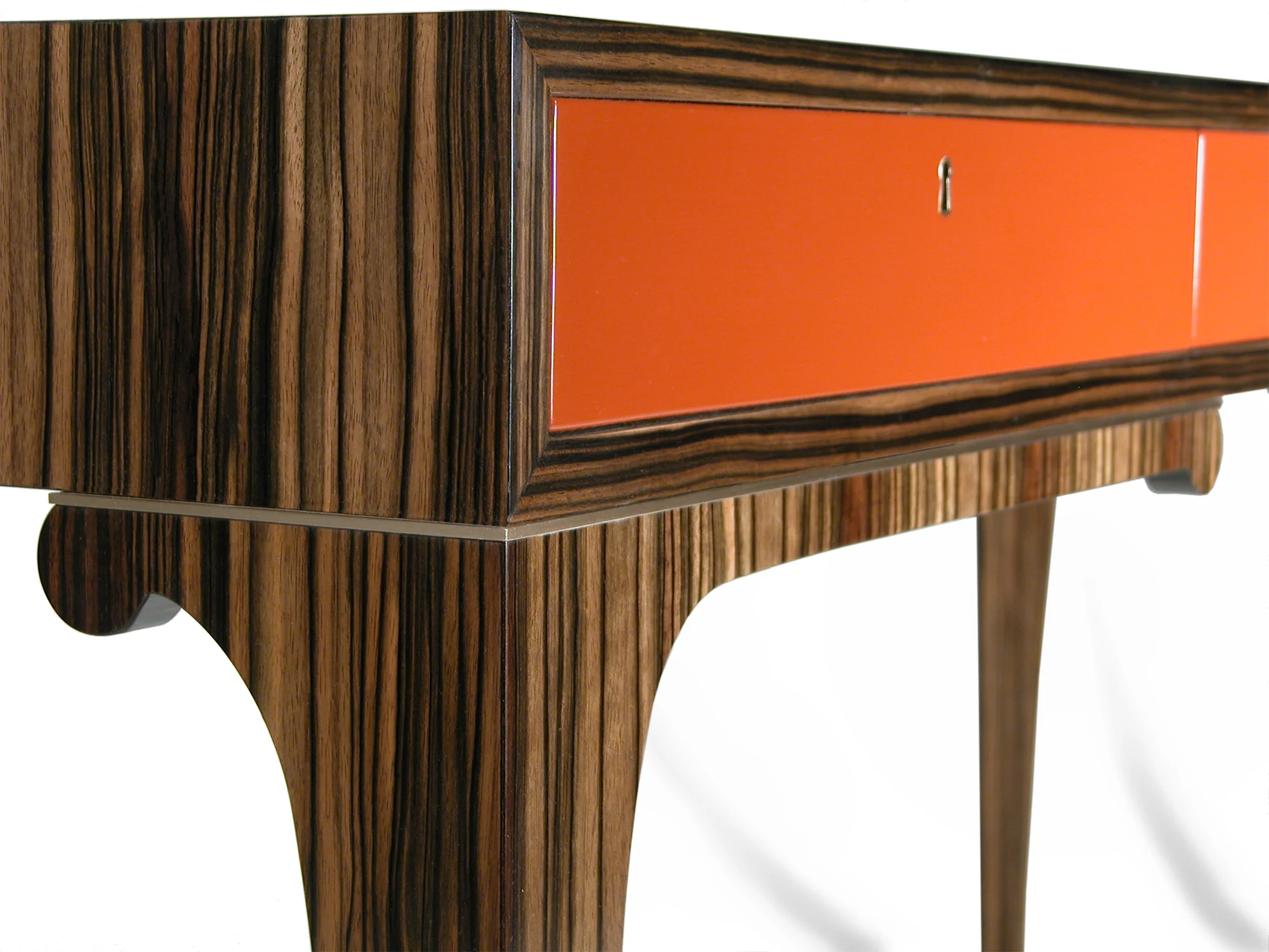 252 gazelle desk detail 1.jpg
