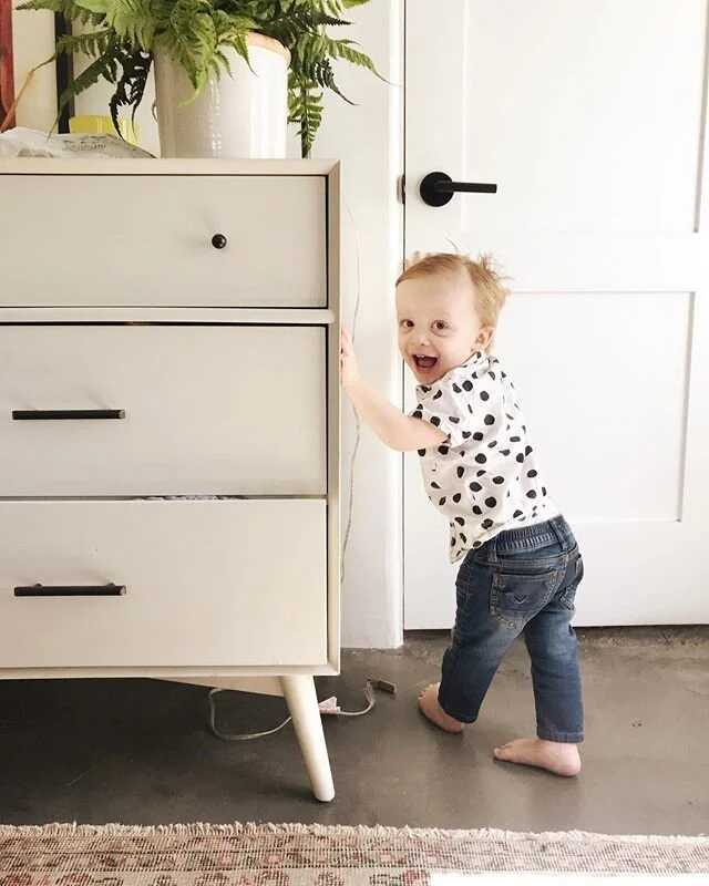 Just as a reminder!! No studio sale tomorrow. Stay home, stay healthy. However! I will be doing some kind of online sale / auction. Larger items will be local pickup only, smaller things we will be able to ship. All the details will be posted tomorrow morning. 💪
Also I just finished Season 2 of What We Do In the Shadows and how great was that last line 😂😂🧥👚👗🧦 I think I need a re-watch from the beginning, I love that show so much!!