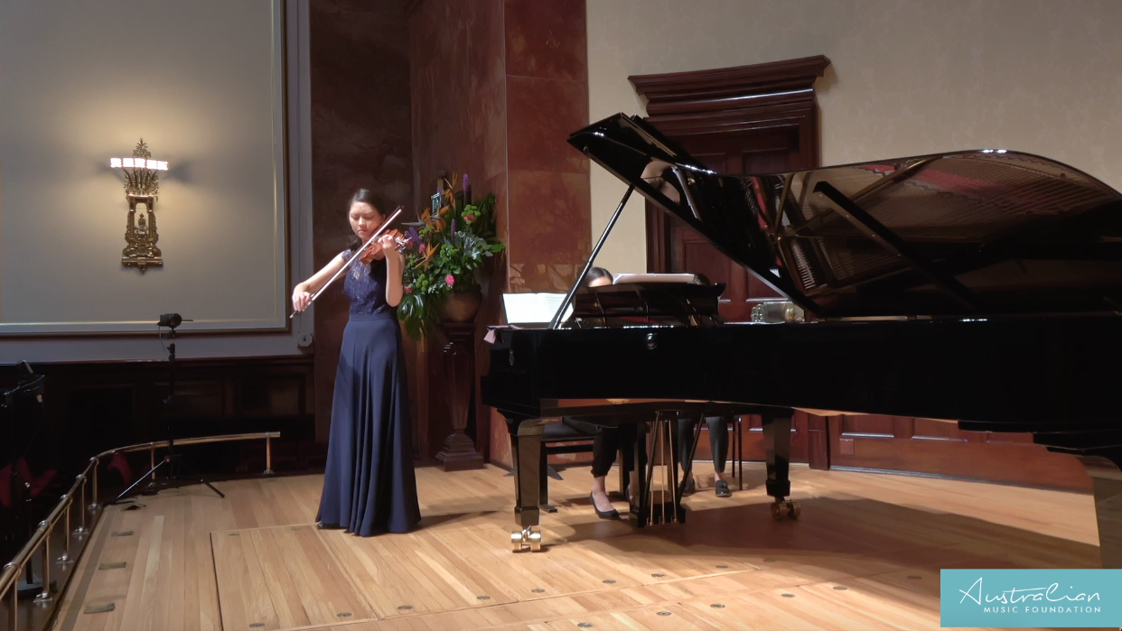Victoria Wong wins the 25th Gyarfas Violin Competition