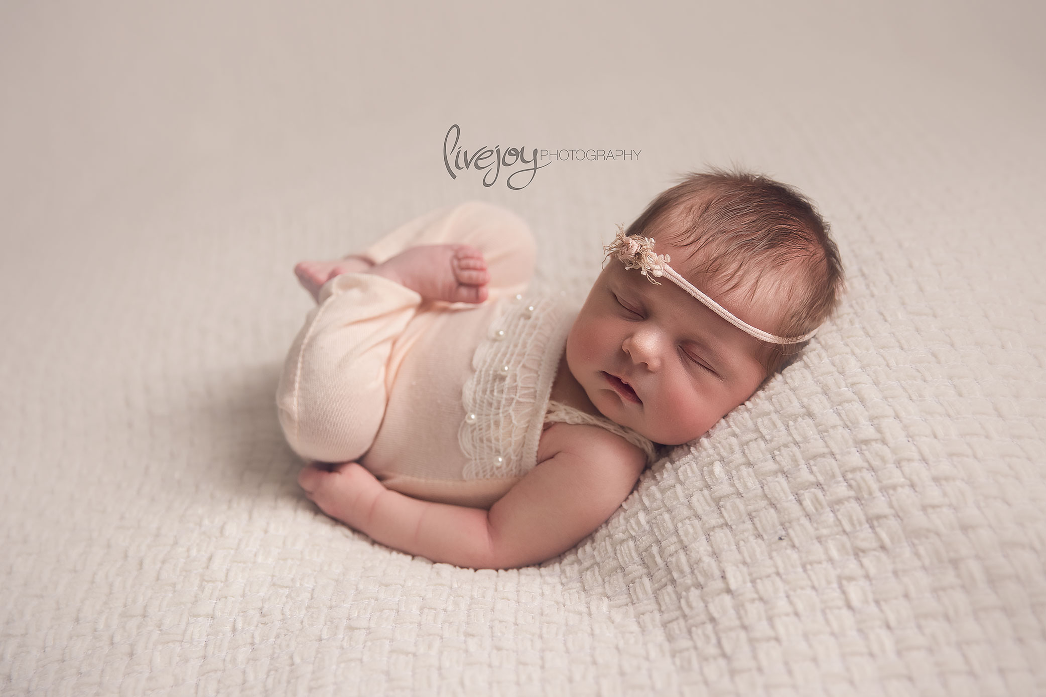 Newborn Photography | Salem, Oregon | LiveJoy Photography