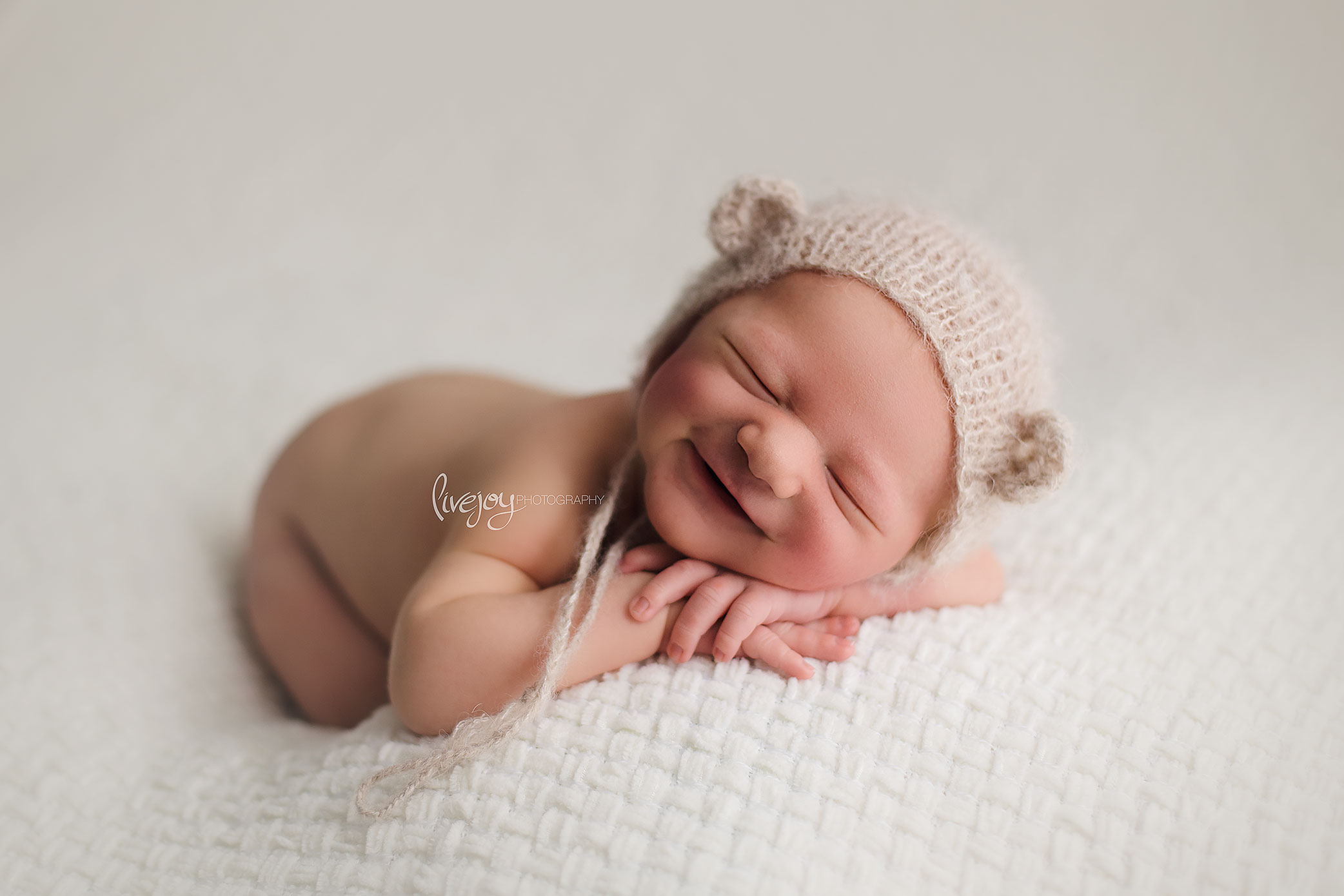 Newborn Photography Smiles | Oregon | LiveJoy Photography