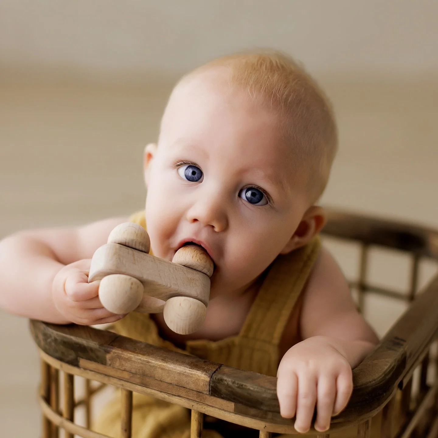 This is 9 Months. 🥹🥹

Do you have your baby booked for their milestone sessions? You only get one chance to do them, and you&rsquo;ll never EVER regret making these memories a priority. . There&rsquo;s no other year with them like it. No other year