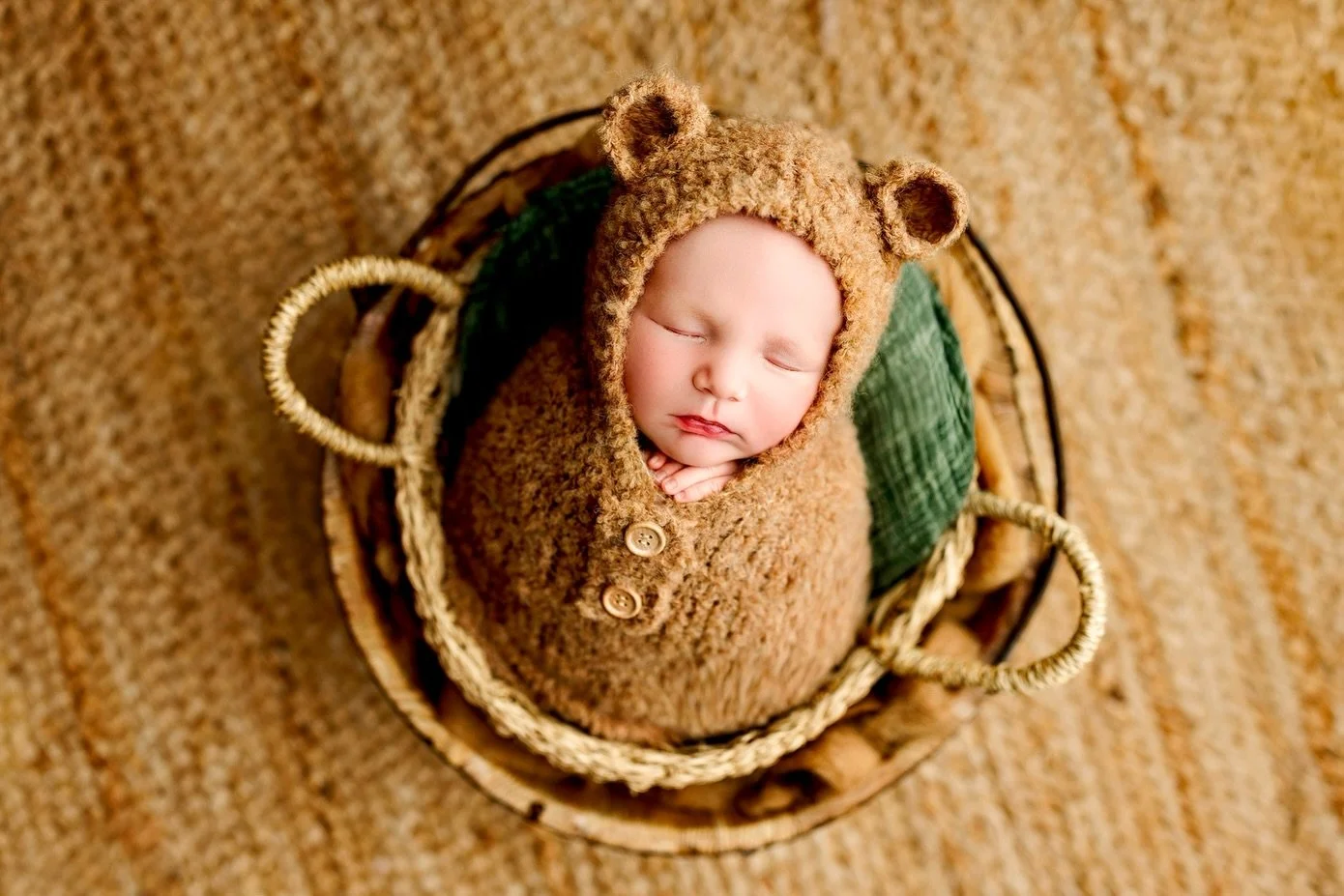 The cutest little bear 🧸

Every week I get multiple frantic emails of &rdquo;HELP! my baby is a month old and we didn&rsquo;t think we wanted photos but we do now! When is the soonest you can get us in?!&rdquo; 

I promise I will do everything I can