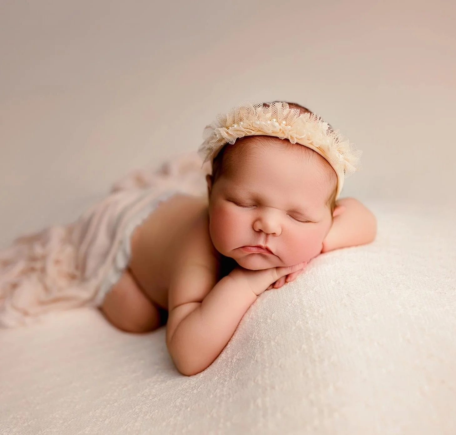 Another sweet baby girl in my studio, and another reminder of just how much I love this job. 🥹🤍

13 years. Hundreds and hundreds of newborns. And somehow, I still find myself completely in awe of every little person I get to photograph.

Every baby