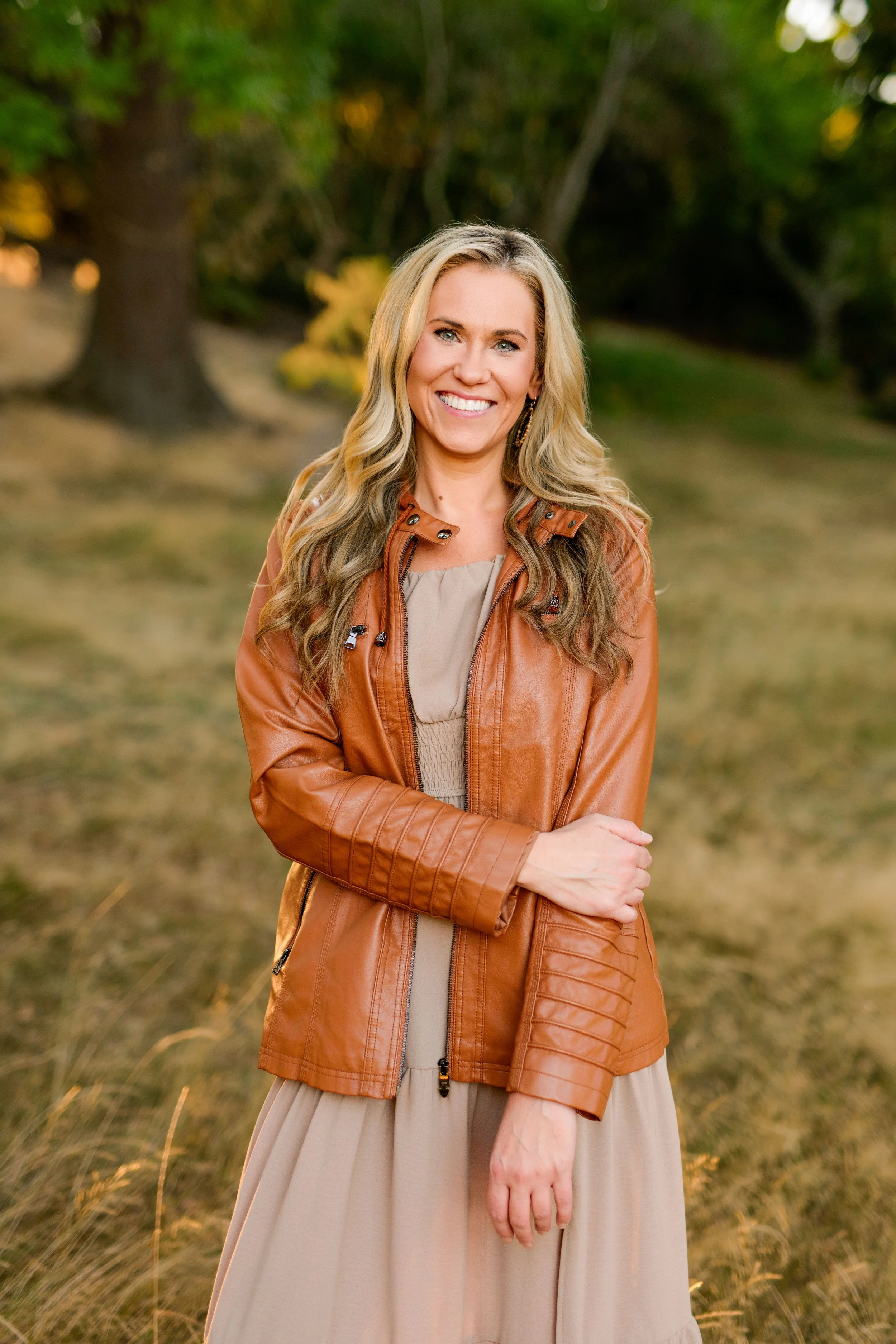 Professional portrait of a Salem, Oregon newborn photographer specializing in timeless, heirloom newborn photography.