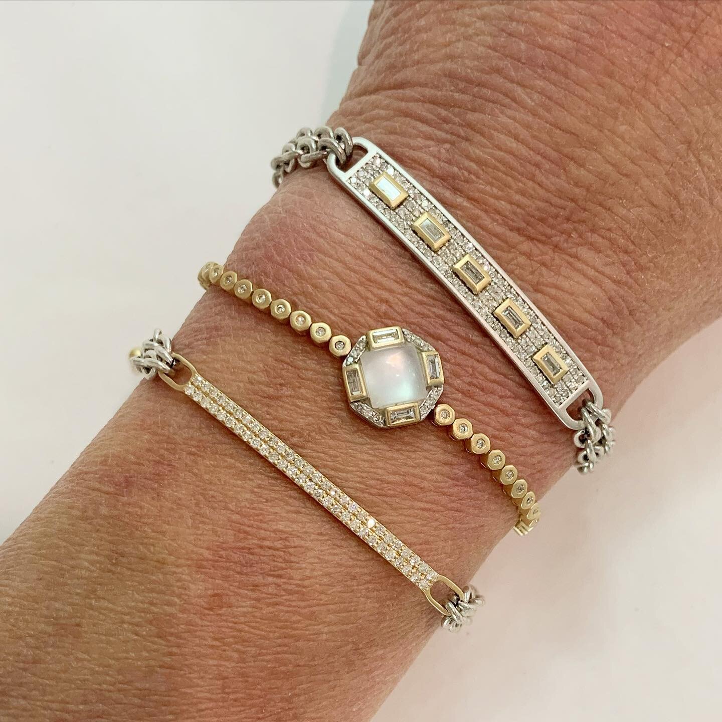Loving todays stack!
.
.
.
.
.
.
#armcandy #bracelets #gold #diamonds #diamondsareagirlsbestfriend #diamondsareforever #baguette #baguettediamonds #mothersday #finejewelry #designerjewelry