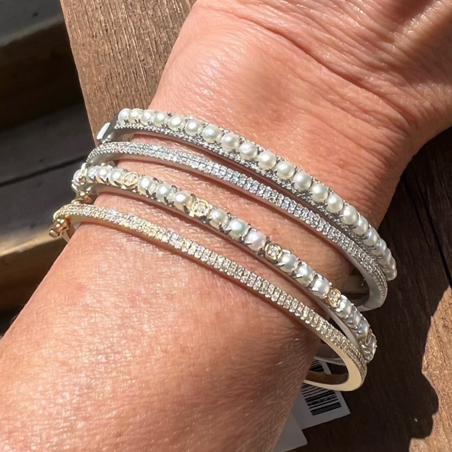 Do you have a favorite that you want to add to your stack??

Classic diamonds and pearls in mixed metals.
.
.
.
.
#bangles #banglebracelet  #baubles #classicjewelry #pearls #diamonds #gold #sterlingsilver #mixedmetal #mixedmetaljewelry #armcandy #mor