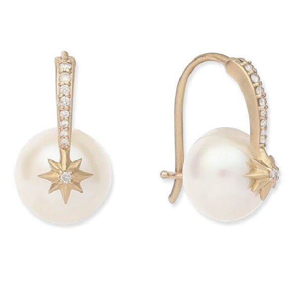 Classic pearls with an edge✨
.
.
.
.
#pearls #pearlsarealwaysappropriate #earrings #earringsoftheday #earcandy #celestial #celestialjewelry #stars #newdesign #designerjewelry #jewelryaddict