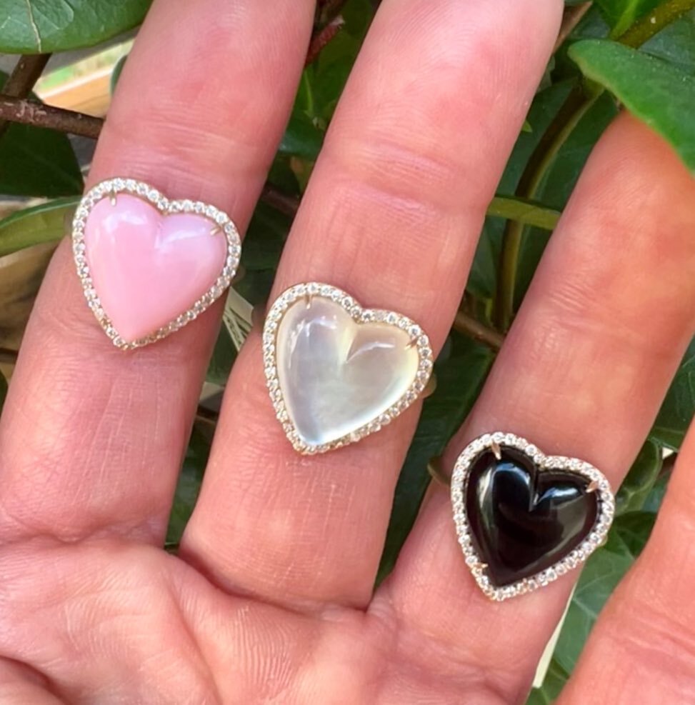 Love, Kindness, and Peace 💙
.
.
.
.
#hearts #newdesigns #love #kindness #peace #newrings #londonbluetopaz #pinkopal #motherofpearl #diamonds #sparkle #happyjewelry #ringparty #gifting #giftideasforher #holidaygifts #gold