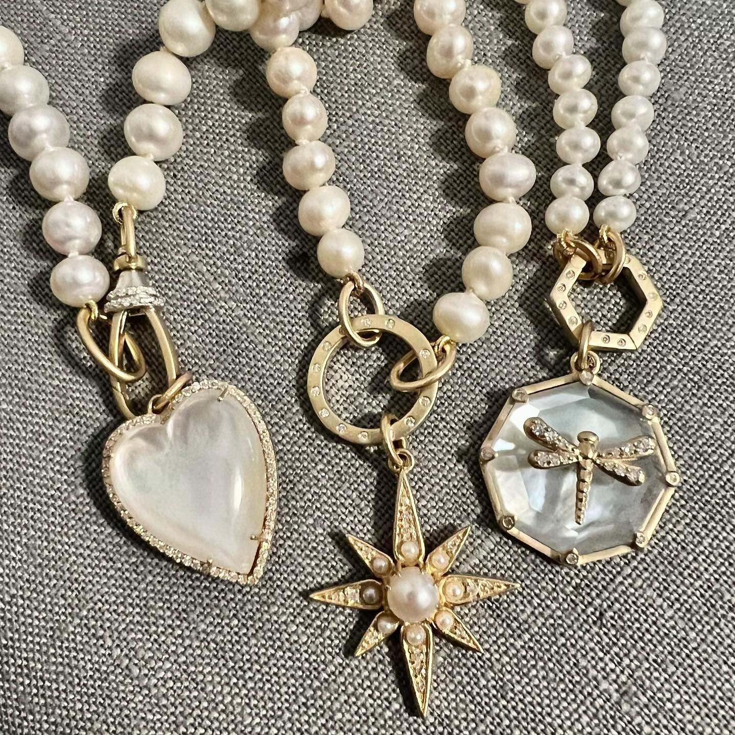 These beauties are headed to @pinklagoon!
.
.
.
.
#pearls #gold #diamonds #meaningfuljewelry #giftideas #tistheseason #wishlist #giftsforher #sparkle