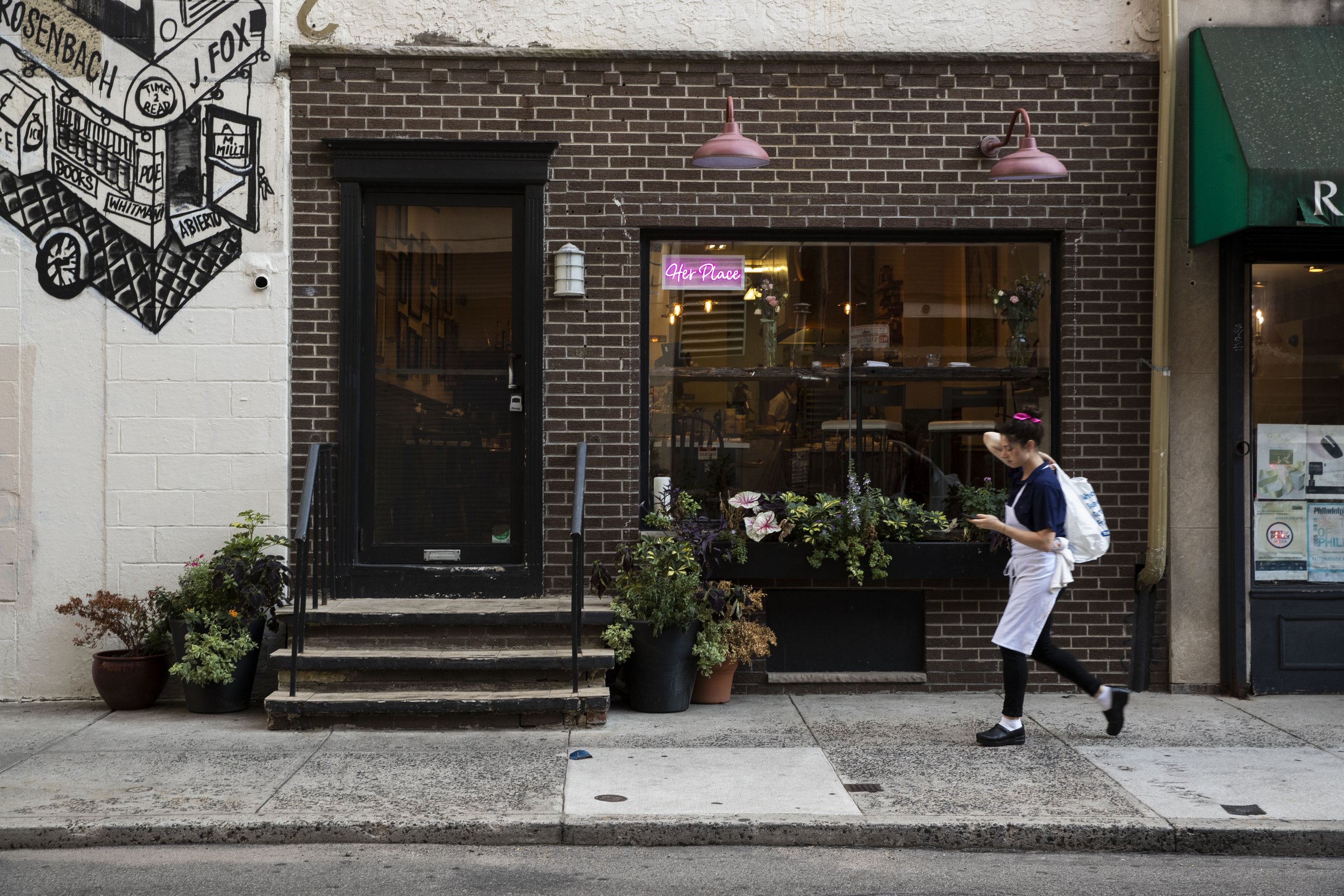  Chef and owner Amanda Shulman walks to Her Place Supper Club in Philadelphia, PA on Wednesday, August 17, 2022.  