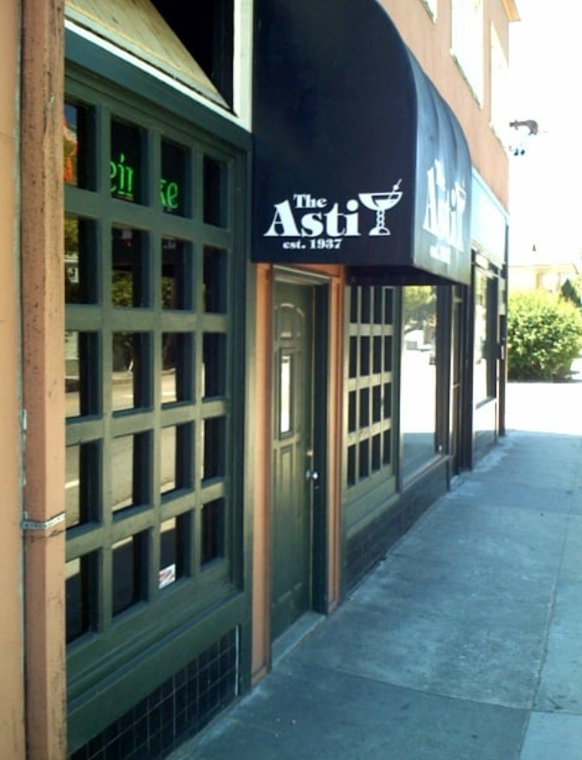 Happy Hour at the Asti
