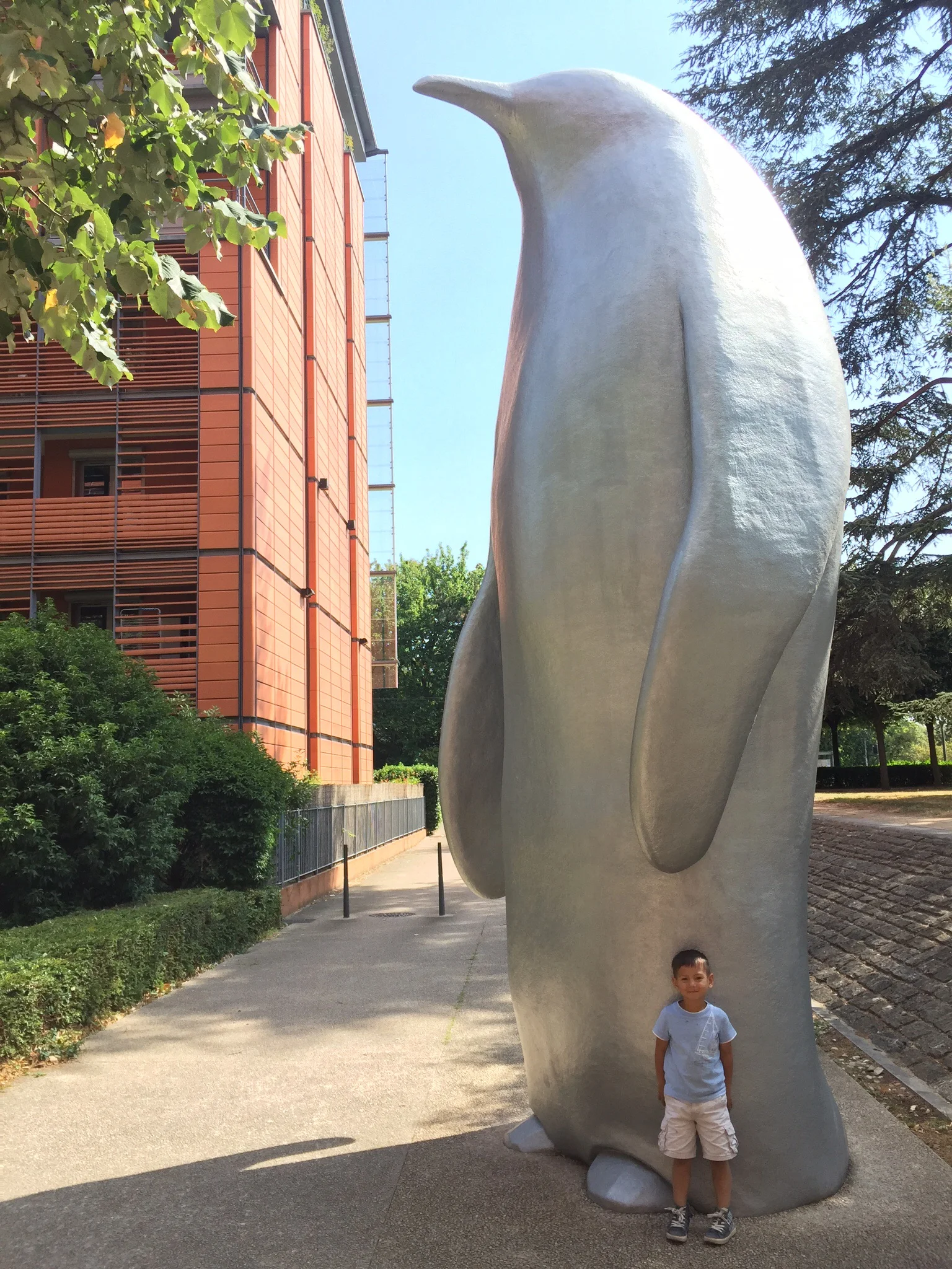 Near Lyon's modern art museum on a Wednesday afternoon with no school