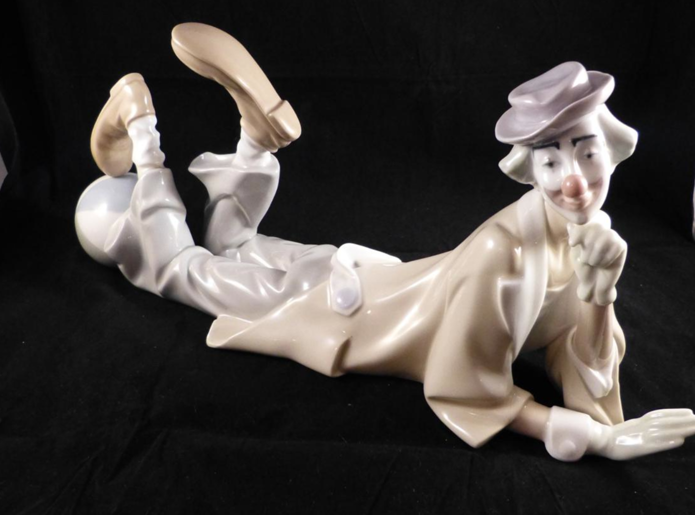Lladro- Clown With Ball