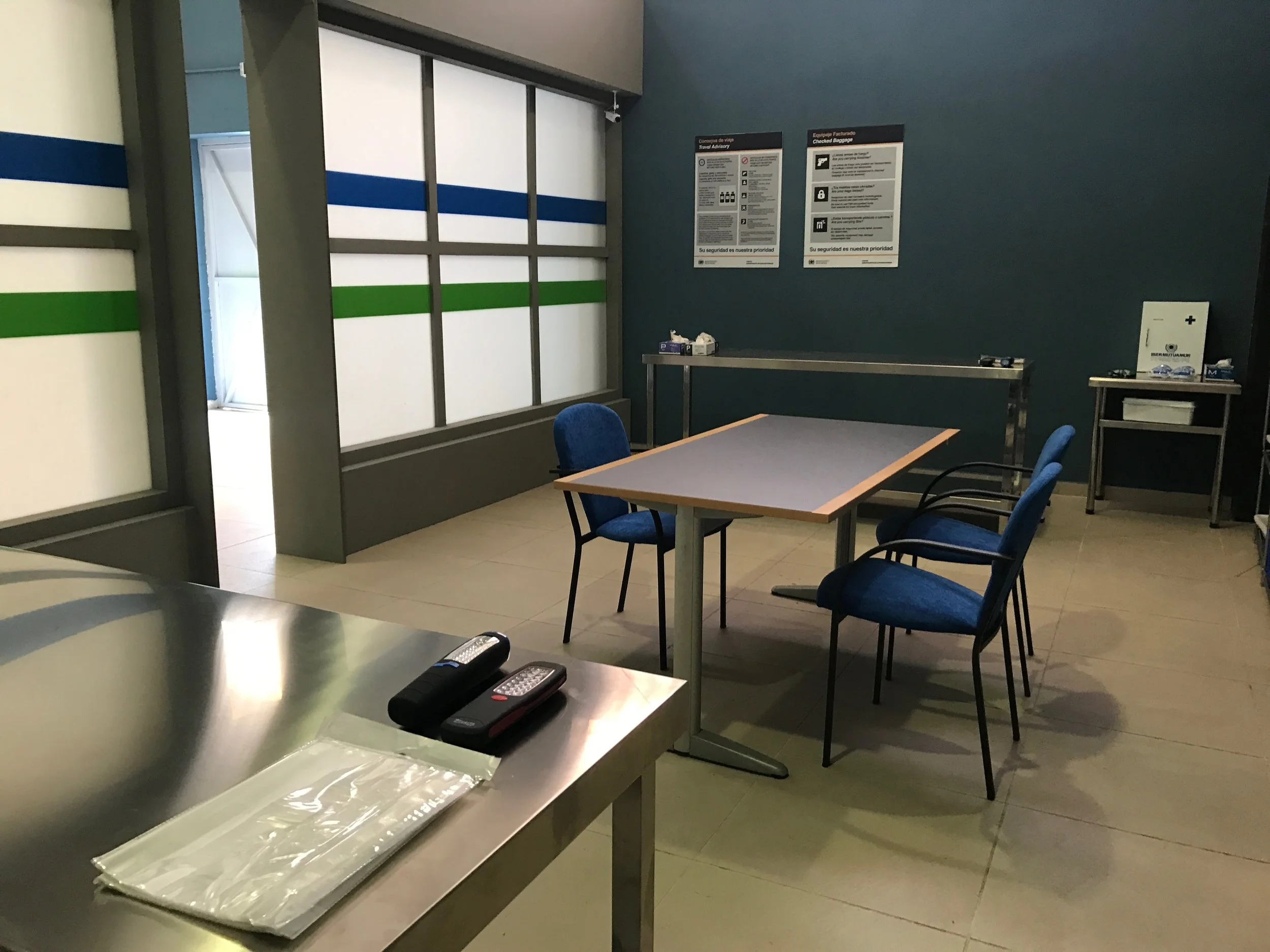 Security area - Alicante Airport set