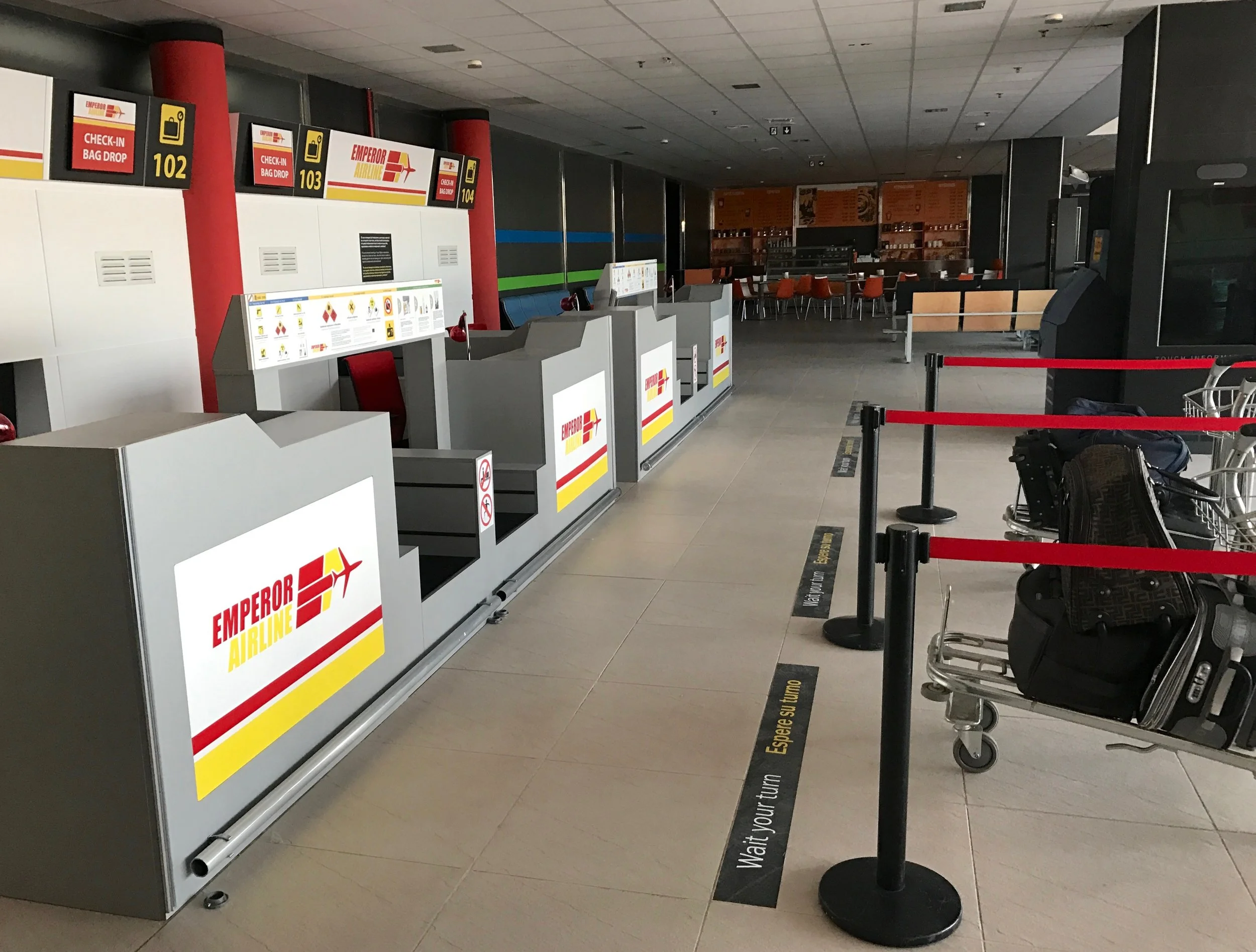 Budget Airline Check-in - Alicante Airport Set