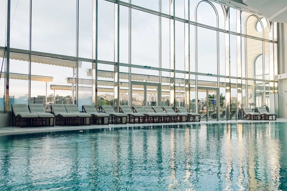 Visit the elegant pool at Thermes Marins.