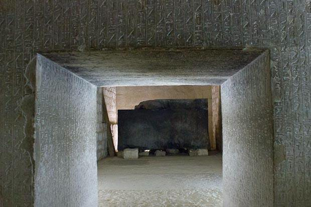 Tunnel that may or may not belong to the Oculus Anubis Compound.