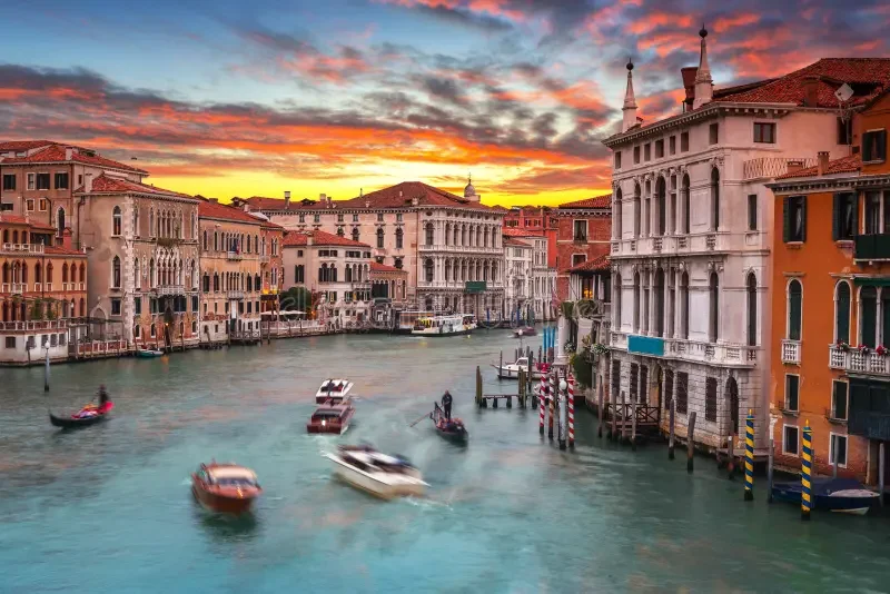 beautiful-sunset-over-grand-canal-venice-city-italy-166305120.webp