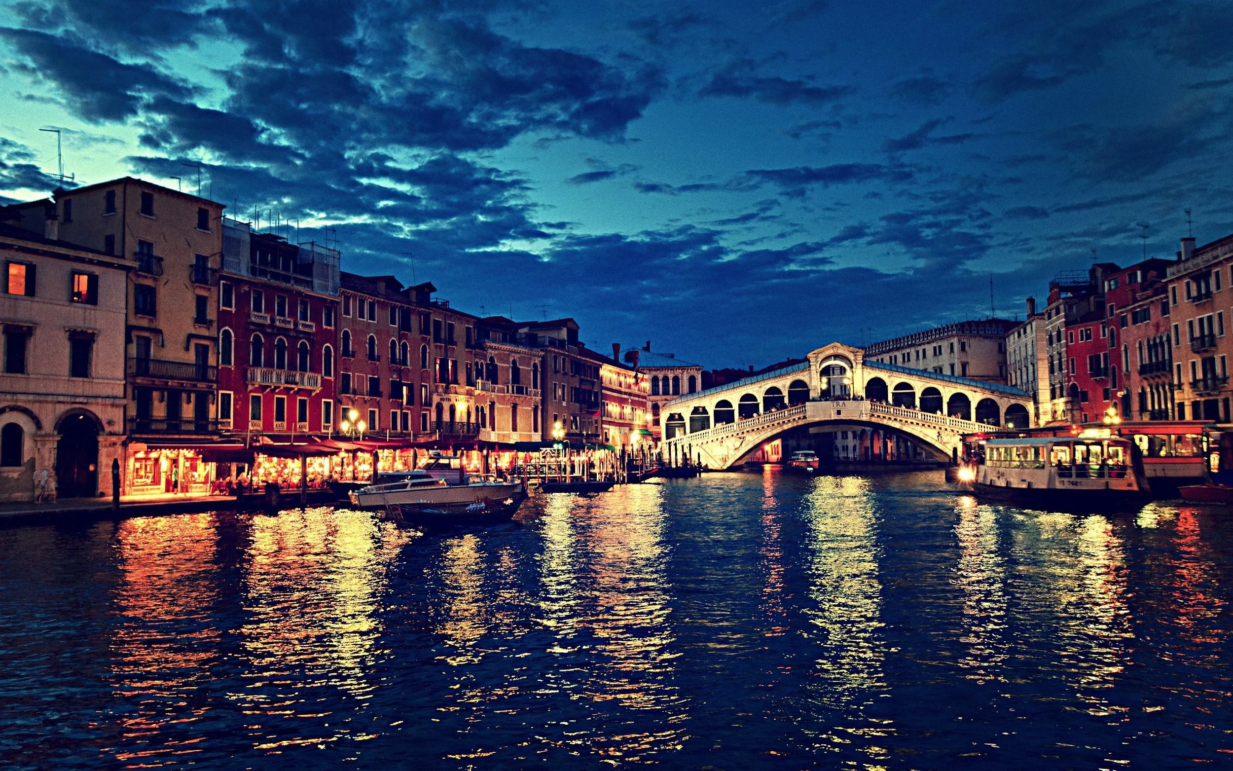 rialto-bridge-italy-night-river-wallpaper.jpg