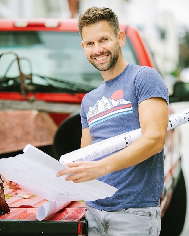 Had the absolute pleasure of creating with this wonderful human today! A landscape architect and creator of inspired outdoor living! Follow @thetylerbanken for some exterior inspiration! #brandingphotography #host #landscape #hgtv #create #artist #ma