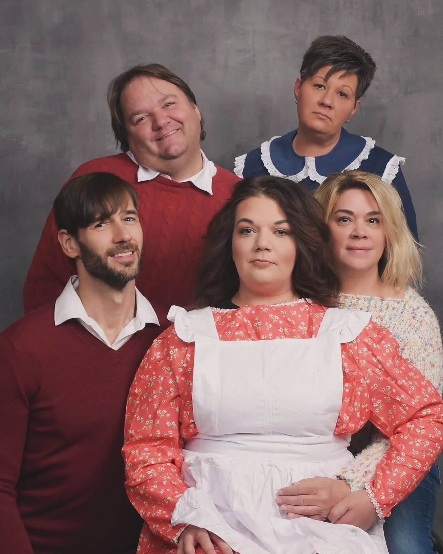 &harr;️Same 5 cousins. 
Same JCPenny Photo Studio. 
Same photo.
Taken a mere 2 weeks apart.