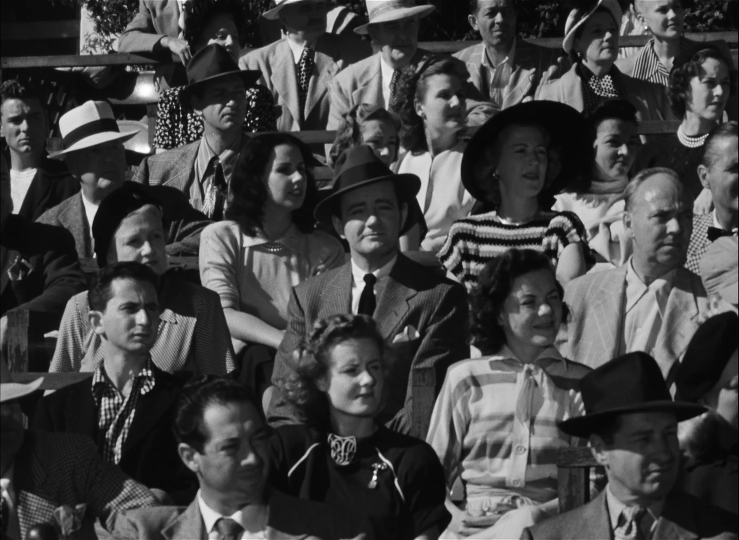 Fincher And Affleck Considering Strangers On A Train. Tinder: The Movie?