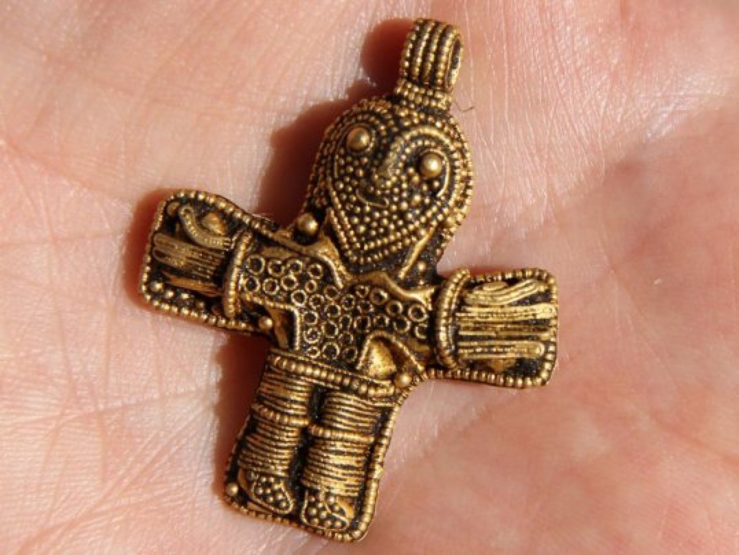 An amateur metal detector has found an ancient crucifix that could change the history of Christianity
http://www.businessinsider.com/ancient-crucifix-could-change-the-history-of-christianity-2016-3
