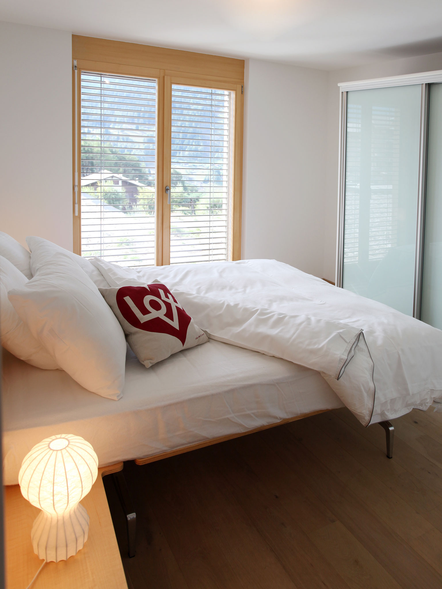Chalet_Vercorin_desiron_lizen_mobilier_contemporain14.jpg