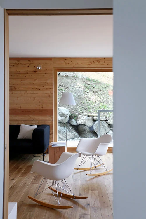 Chalet_Valet_Suisse_desiron_lizen_mobilier_contemporain10.jpg