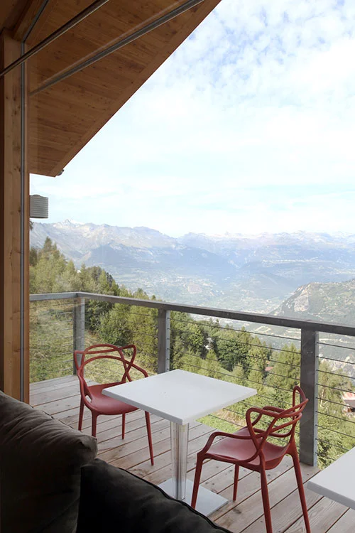 Chalet_Valet_Suisse_desiron_lizen_mobilier_contemporain12.jpg