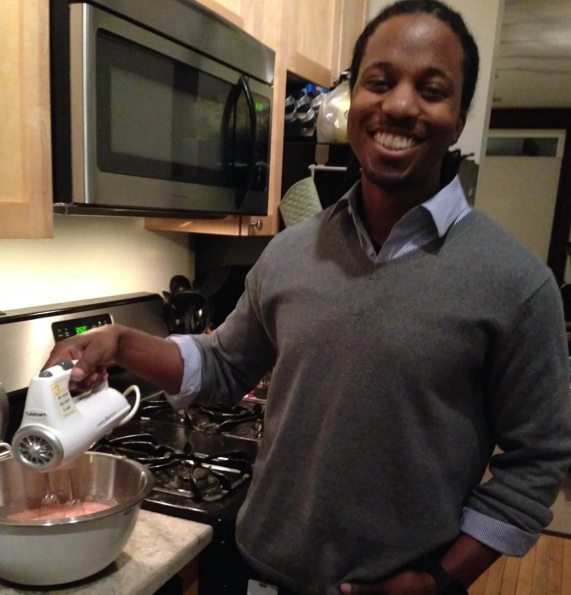 I like to bake my own cupcakes.