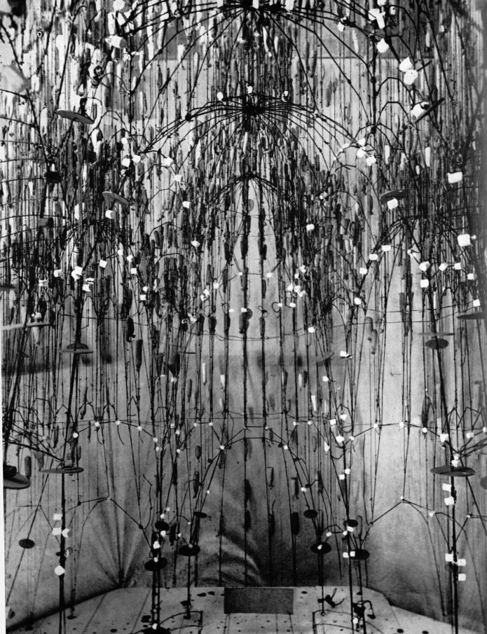 Image: Gaudi's structural wire-model for the Sagrada Familia, Antoni Gaudi, New York, 1961