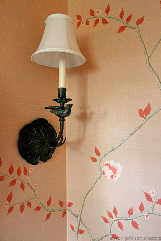Chinoiserie Mural, sconce detail