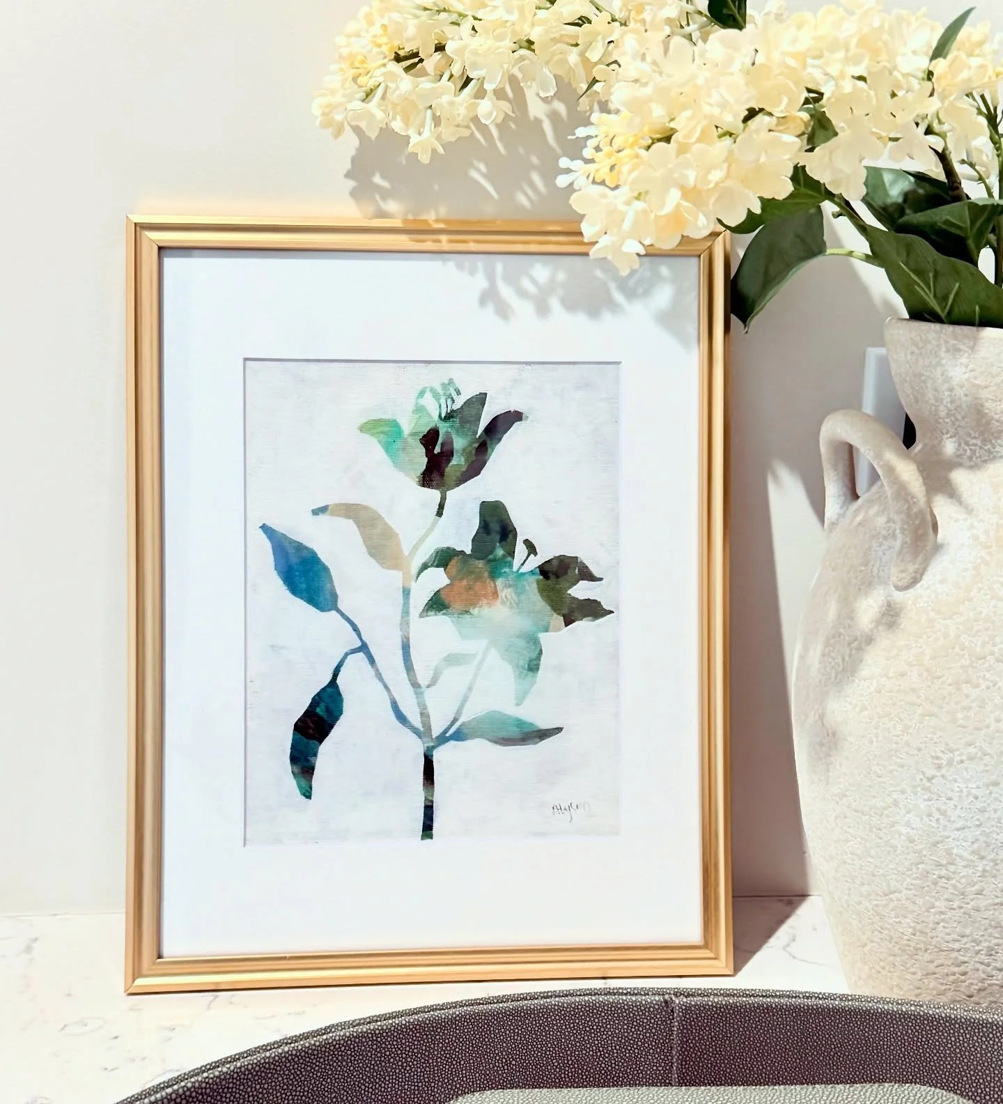 Free print shipping is here! ☀️ These prints are under $30 and make perfect little treats! 
#giftideas #artprints #supportsmallbusiness #freeshipping #floralpaintings #homedecor #alysonjohnsoncreative