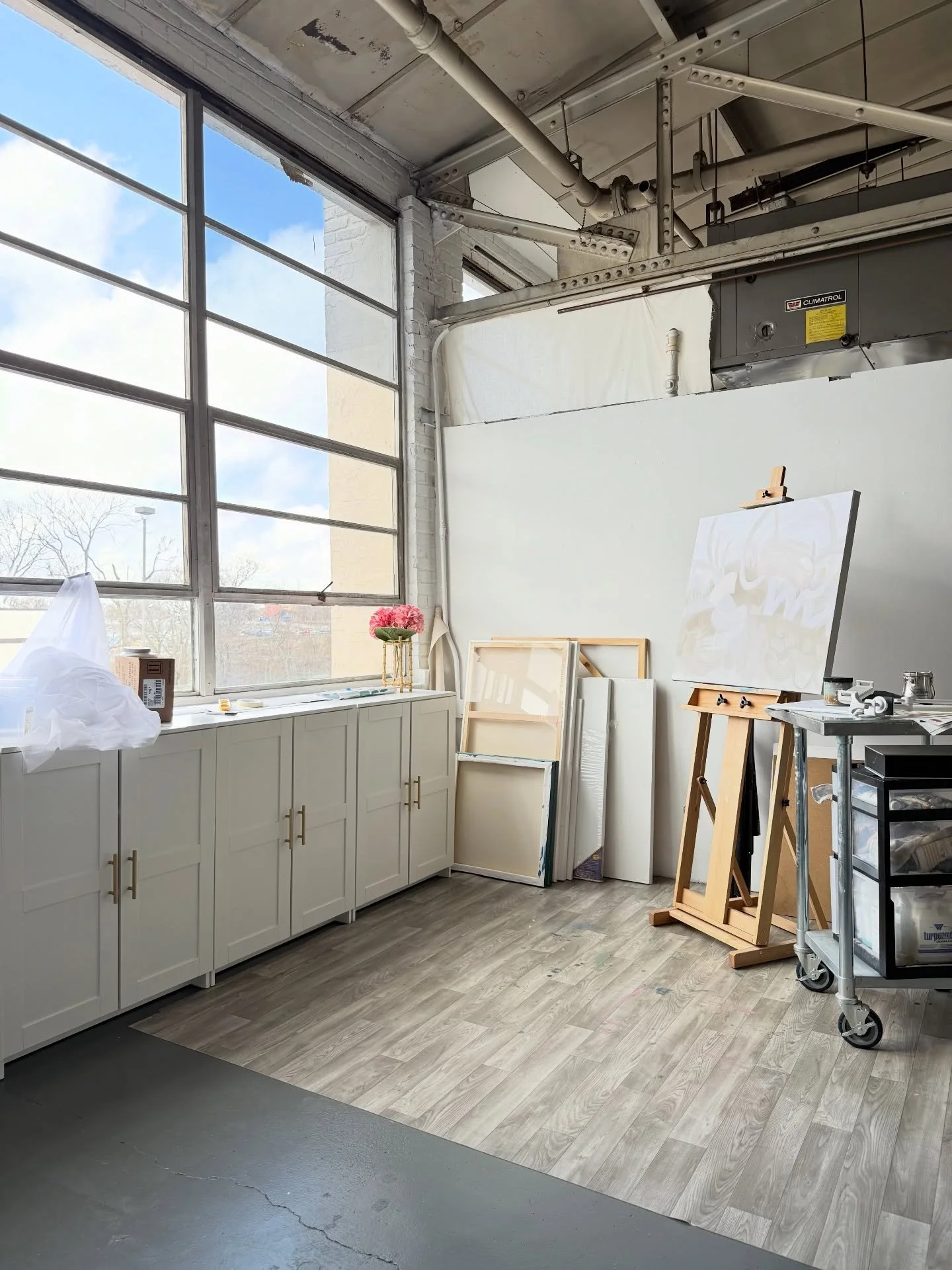 Installed the cabinet pulls. 🤗 So tickled over the light in here 

#artstudio