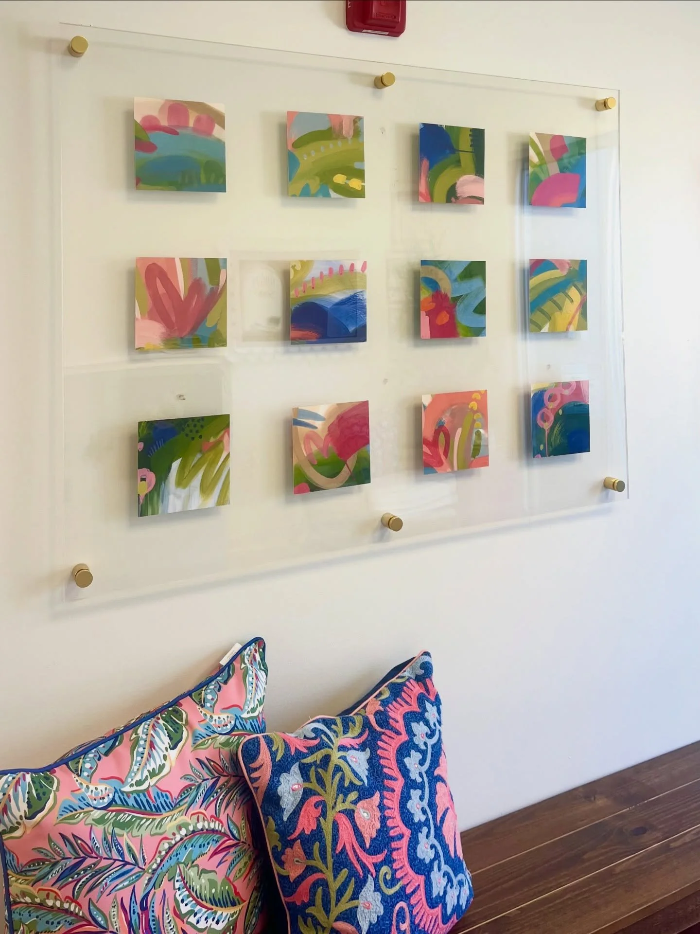 The COOLEST framing I&rsquo;ve seen to date! 🤩 @thelearningnest_education repurposed my 2025 Desktop Calendar and hung the abstract side of the calendar cards in a series of 12. I absolutely LOVE this idea!! Thank you so much for sharing, @kellynbra