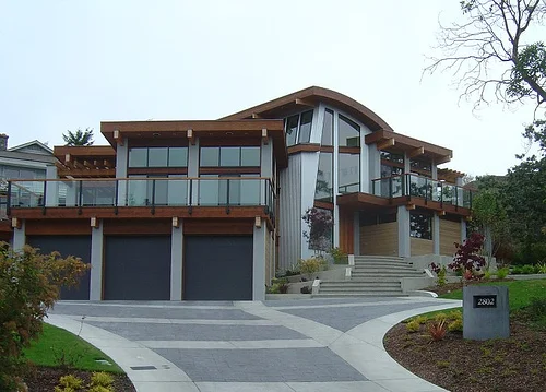 modern house3.jpg