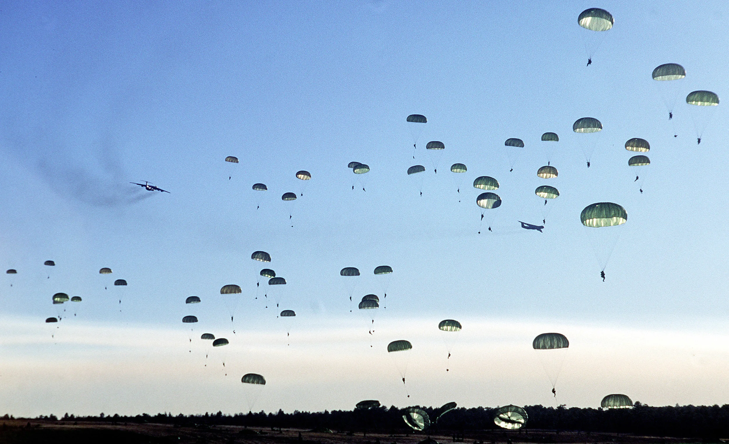 82nd_Airborne_float_to_the_ground.jpg